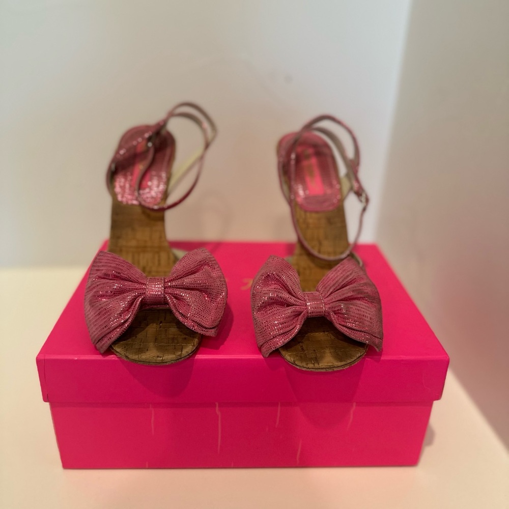 Betsey Johnson Pink Bow Heels - size 6.5